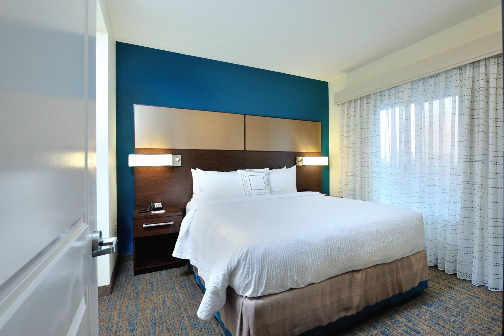 By Marriott Houston Nw
