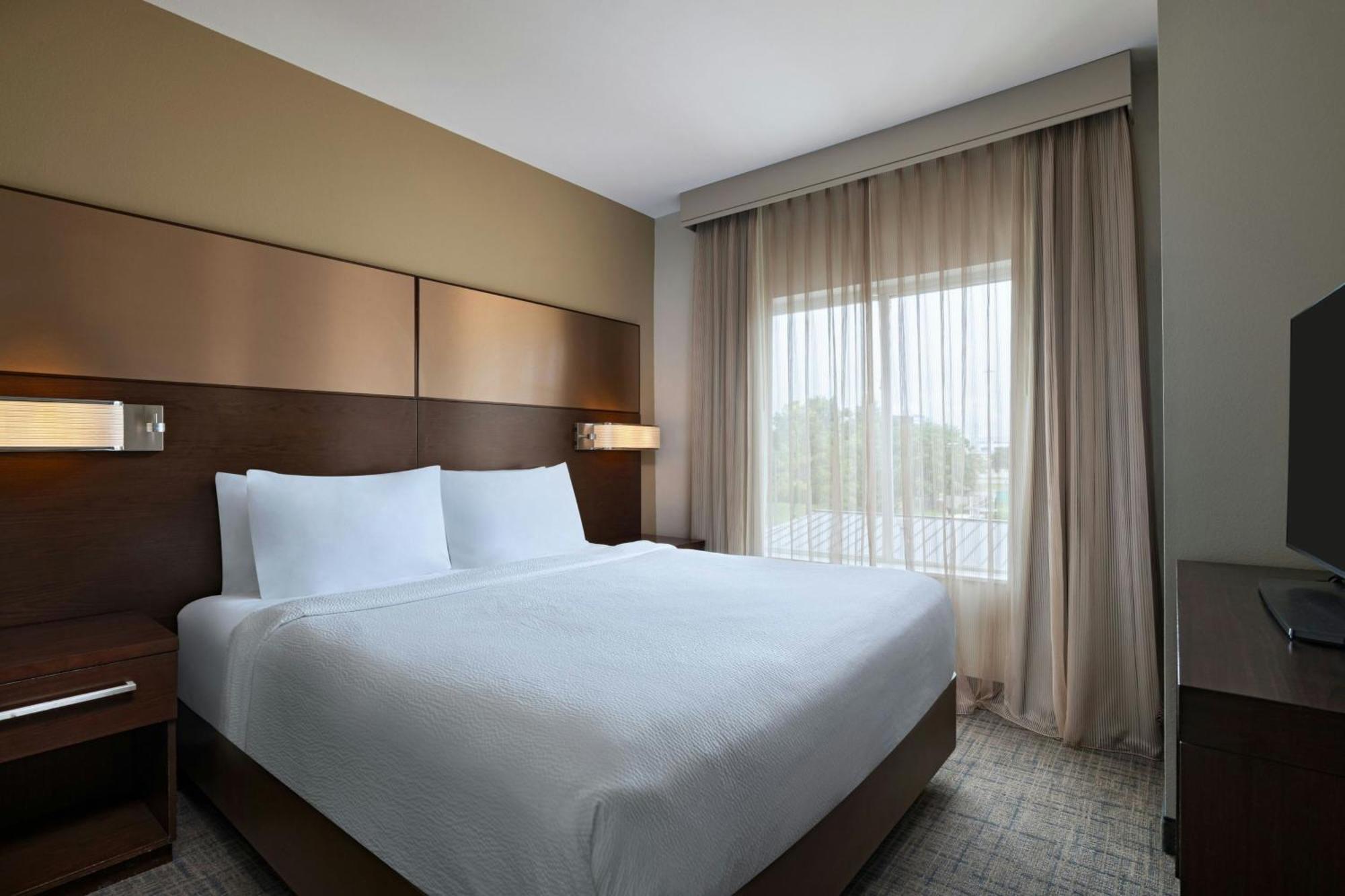 By Marriott Houston Nw Hotel