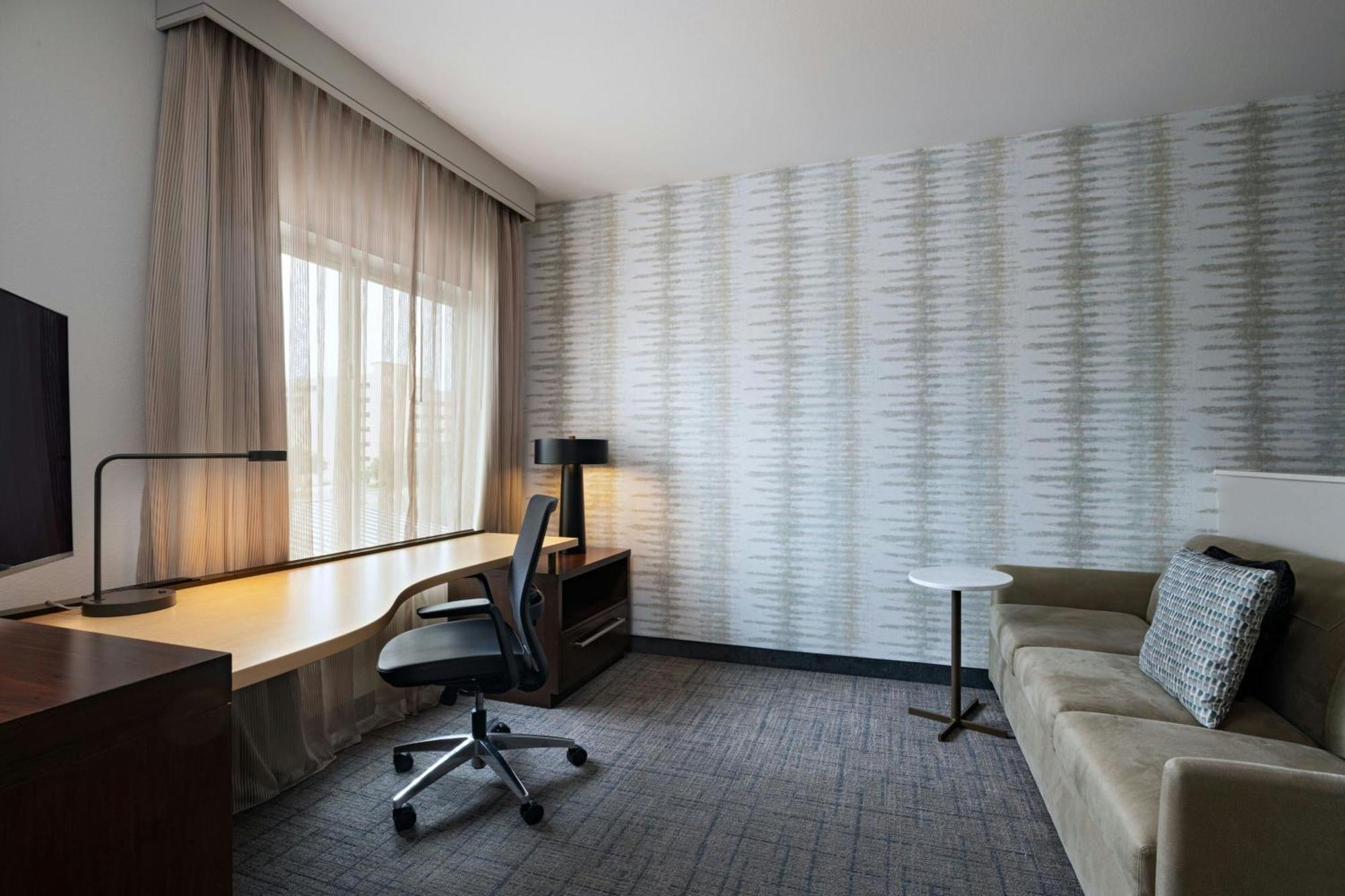 Hotel By Marriott Houston Nw
